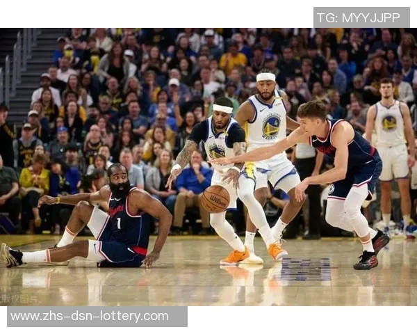 哈登领衔快船胜勇士锁定西部第五库里虽砍36分难救主